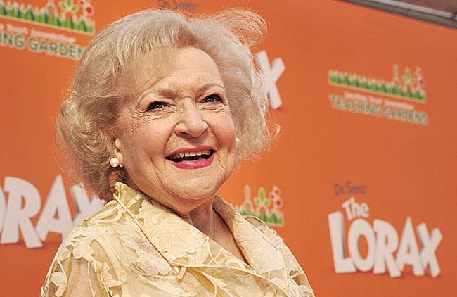 Betty White, a TV Fixture for Seven Decades, Is Dead at 99